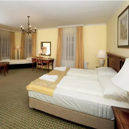 Ξενοδοχείο Huber 3*